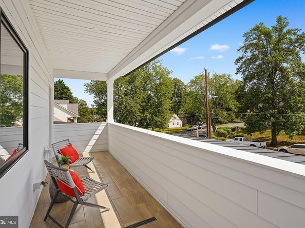 6818 Barrett Road, Falls Church VA 22042