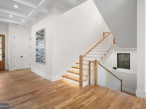 6818 Barrett Road, Falls Church VA 22042