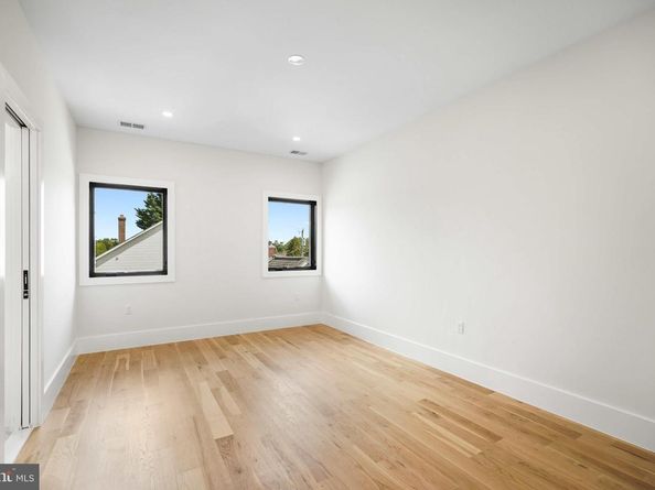 6818 Barrett Road, Falls Church VA 22042