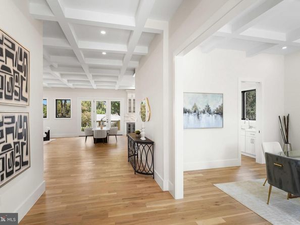 6818 Barrett Road, Falls Church VA 22042