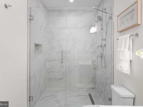 6818 Barrett Road, Falls Church VA 22042