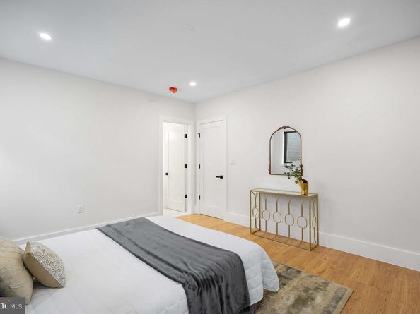 6818 Barrett Road, Falls Church VA 22042