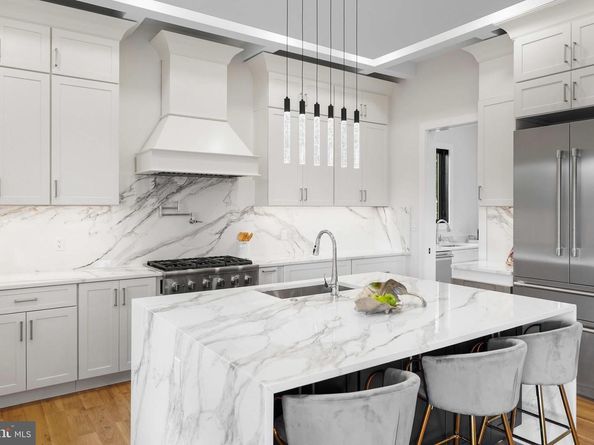 6818 Barrett Road, Falls Church VA 22042