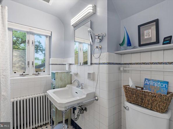 2630 S Lynn Street, Arlington VA 22202