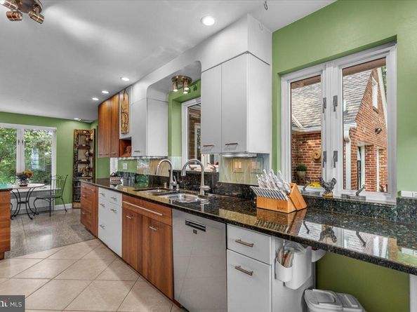 2630 S Lynn Street, Arlington VA 22202