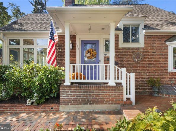 2630 S Lynn Street, Arlington VA 22202