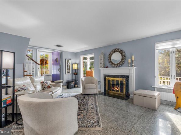 2630 S Lynn Street, Arlington VA 22202