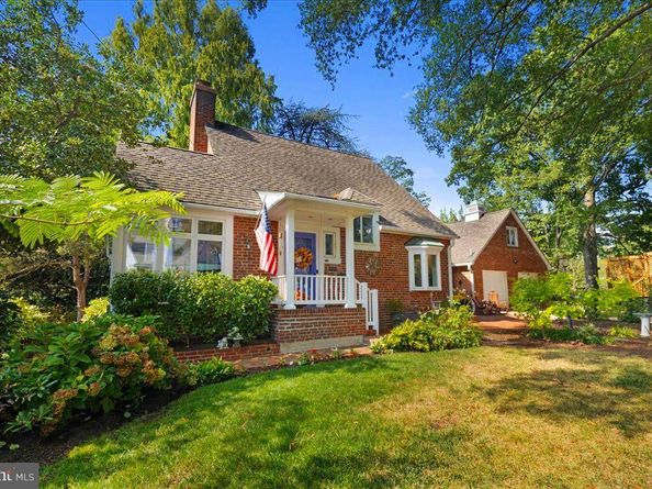 2630 S Lynn Street, Arlington VA 22202