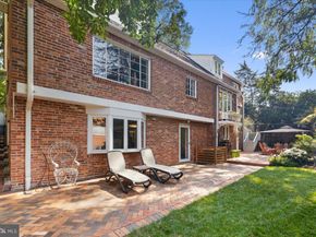 2630 S Lynn Street, Arlington VA 22202