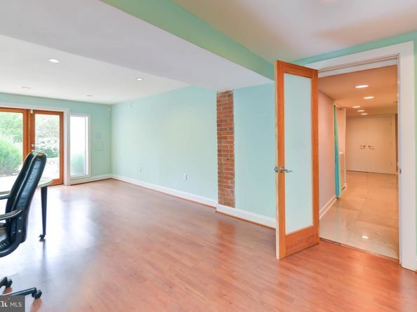 6420 Crosswoods Drive, Falls Church VA 22044