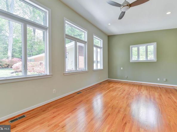6420 Crosswoods Drive, Falls Church VA 22044