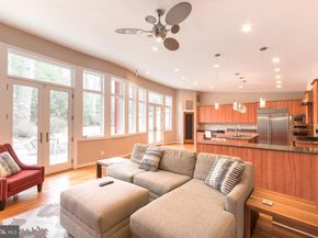 6420 Crosswoods Drive, Falls Church VA 22044