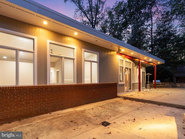 6420 Crosswoods Drive, Falls Church VA 22044