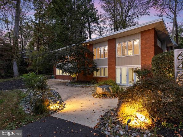 6420 Crosswoods Drive, Falls Church VA 22044