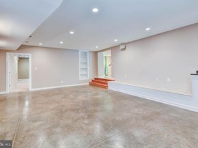 6420 Crosswoods Drive, Falls Church VA 22044