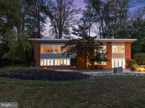 6420 Crosswoods Drive, Falls Church VA 22044