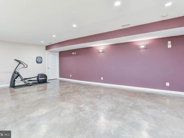 6420 Crosswoods Drive, Falls Church VA 22044