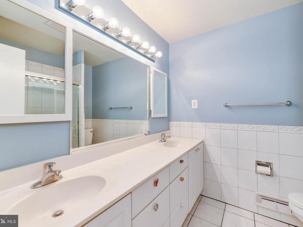 6420 Crosswoods Drive, Falls Church VA 22044