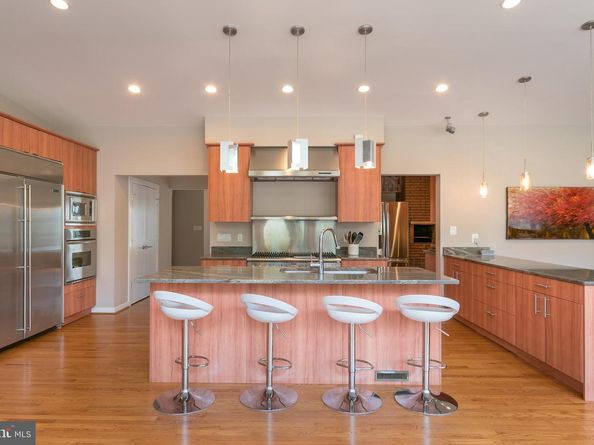 6420 Crosswoods Drive, Falls Church VA 22044