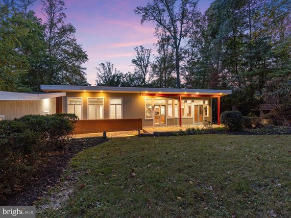 6420 Crosswoods Drive, Falls Church VA 22044