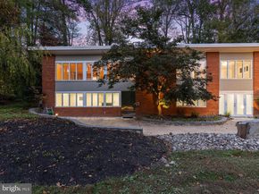 6420 Crosswoods Drive, Falls Church VA 22044