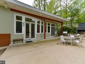 6420 Crosswoods Drive, Falls Church VA 22044