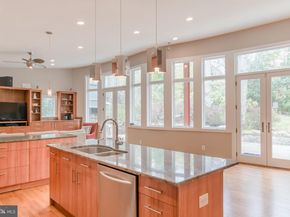 6420 Crosswoods Drive, Falls Church VA 22044