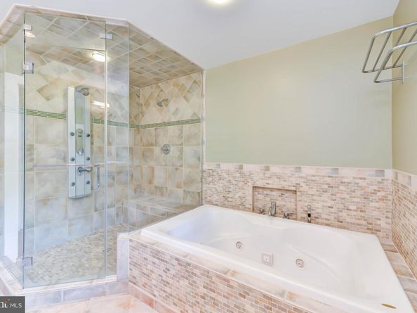 6420 Crosswoods Drive, Falls Church VA 22044