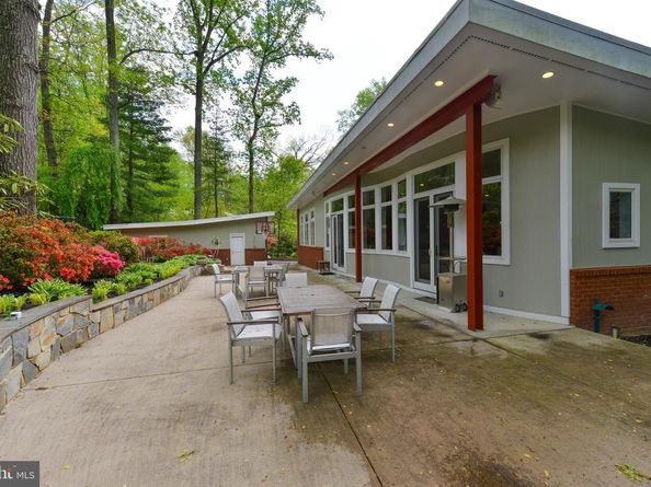 6420 Crosswoods Drive, Falls Church VA 22044