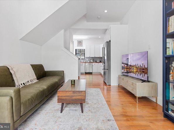 412 Sepviva Street, Philadelphia PA 19125
