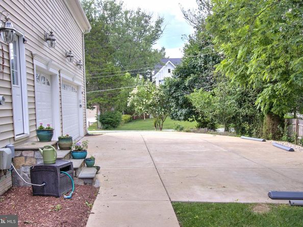 9813 Sunrise Road, Vienna VA 22181
