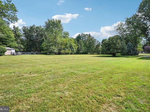 3 Pine Avenue, Richboro PA 18954