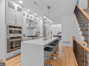 202 Spruce Street, Philadelphia PA 19106