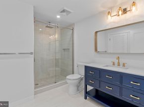 202 Spruce Street, Philadelphia PA 19106
