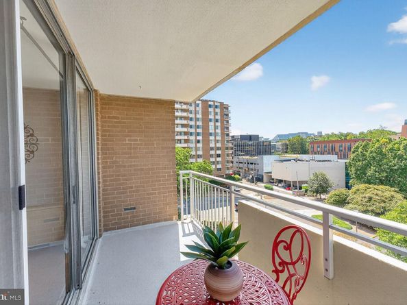 3001 Veazey Terrace NW 1009, Washington DC 20008