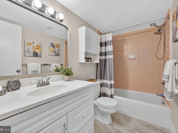 3001 Veazey Terrace NW 1009, Washington DC 20008