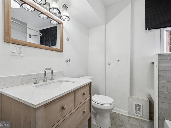 2043 S Hemberger Street, Philadelphia PA 19145