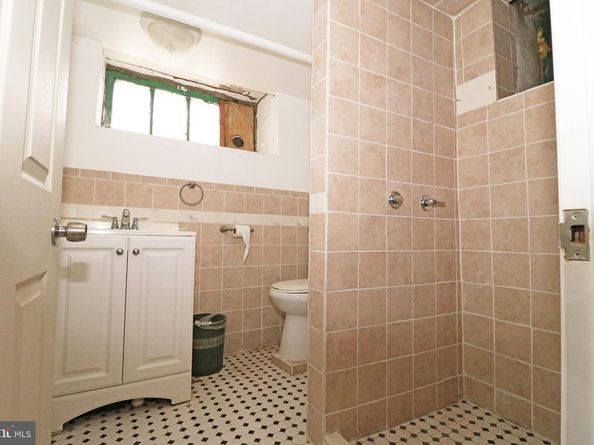 229 W Chew Avenue, Philadelphia PA 19120