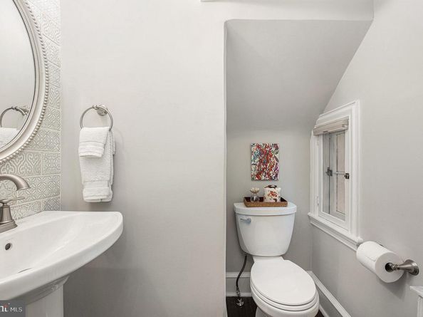 109 Willowburn Road, Villanova PA 19085