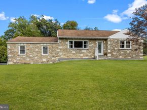 111 Beechwood Drive, Huntingdon Valley PA 19006