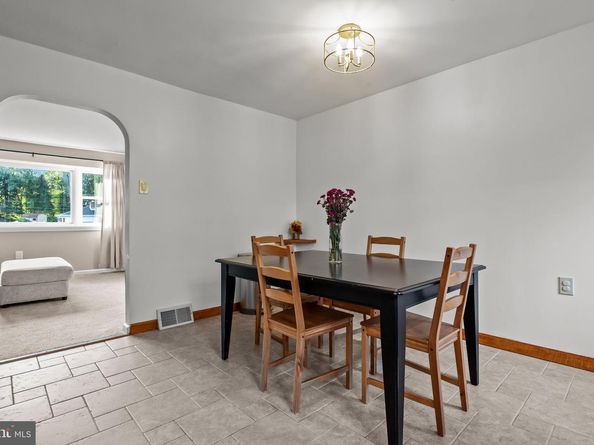 111 Beechwood Drive, Huntingdon Valley PA 19006