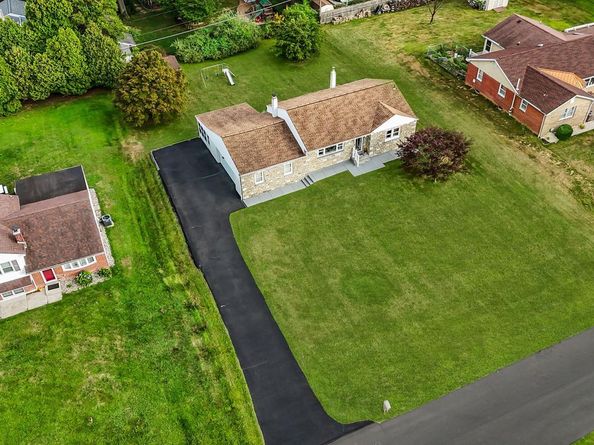 111 Beechwood Drive, Huntingdon Valley PA 19006