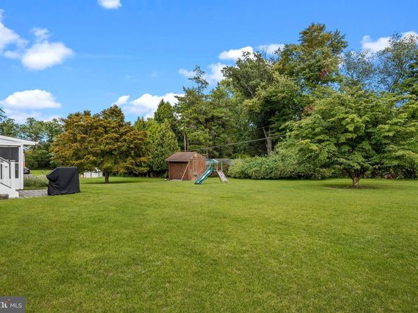 111 Beechwood Drive, Huntingdon Valley PA 19006