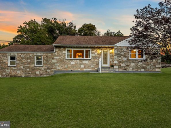 111 Beechwood Drive, Huntingdon Valley PA 19006