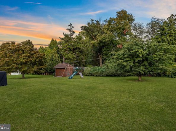 111 Beechwood Drive, Huntingdon Valley PA 19006