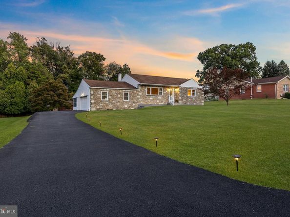 111 Beechwood Drive, Huntingdon Valley PA 19006