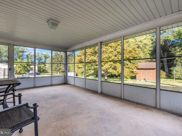 111 Beechwood Drive, Huntingdon Valley PA 19006