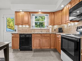 111 Beechwood Drive, Huntingdon Valley PA 19006
