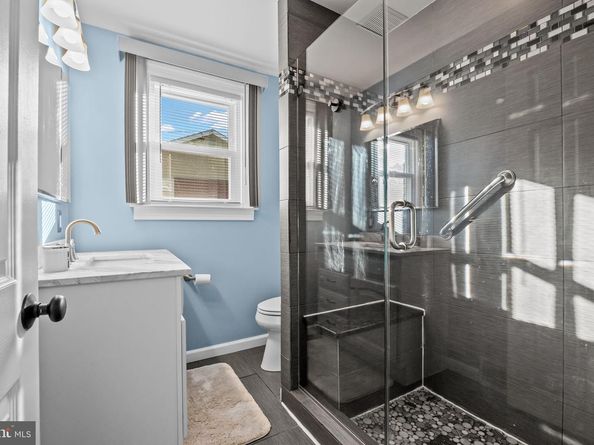 111 Beechwood Drive, Huntingdon Valley PA 19006