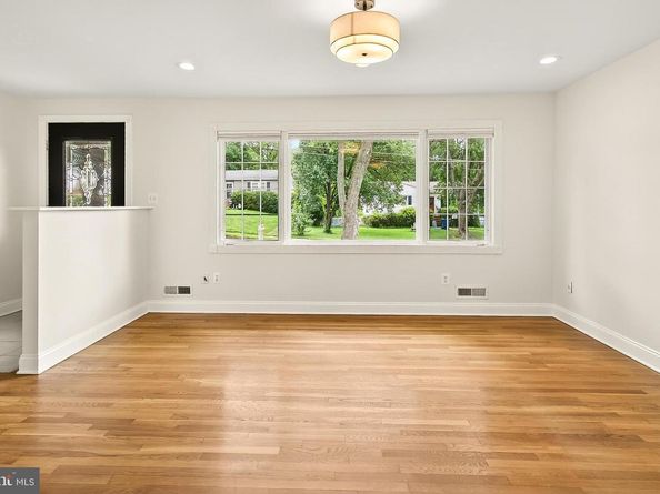 1812 Olney Road, Falls Church VA 22043